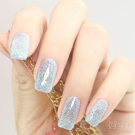 美甲如何选择配色?美甲颜色搭配指导