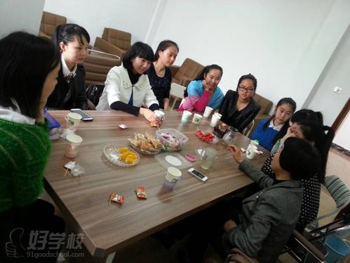 福建第二轻工业学校领导赴实习基地检查学生实