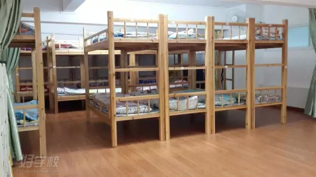 广州儿童暑假托管班-童聚一家托管中心-【学费