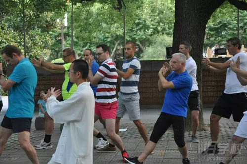 上海魂源太极拳学校平安老师应邀教授上海交通