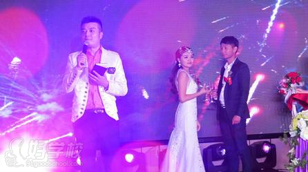 合肥梦飞翔金牌婚礼主持培训师-- 赵清老师介绍-梦飞翔主持人培训机构-好学校