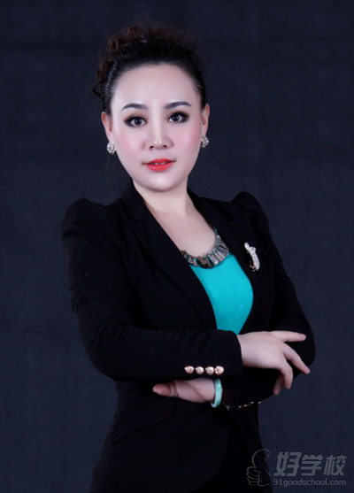 珠海梦莲娜美容化妆美甲学校国家高级美容导师