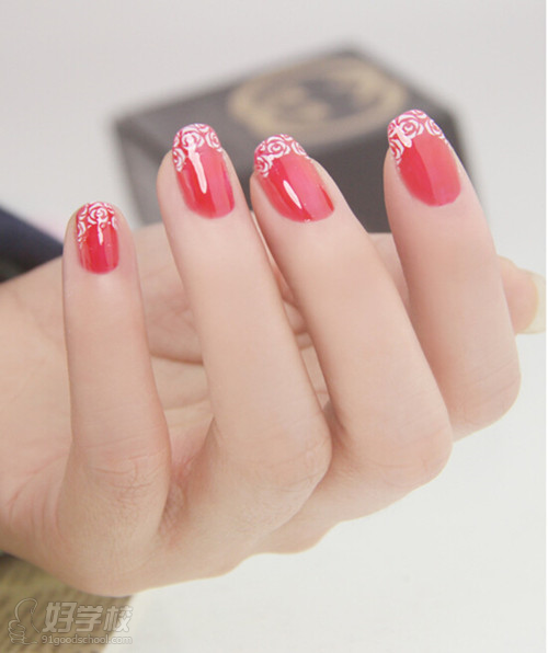 经典美校学员:从零基础到美甲店老板的完美蜕