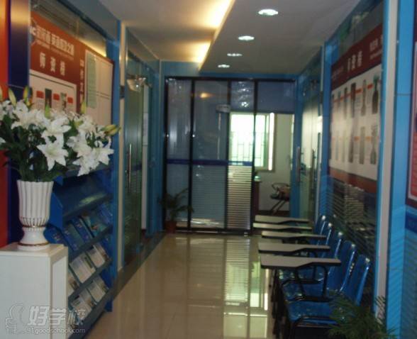 杭州新航道学校教学环境如何_学校环境图片