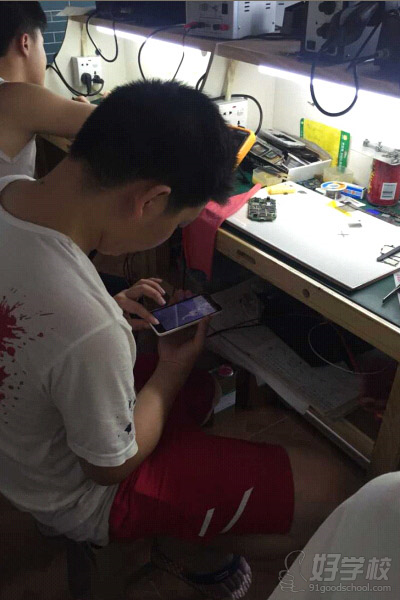 爱疯手机维修学校校园环境-广州爱疯手机维修