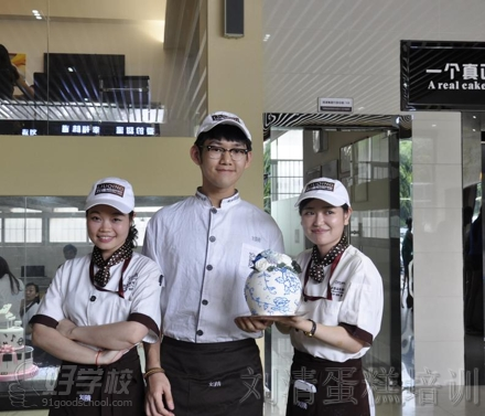 7月刘清蛋糕培训学校又迎来一届学员毕业了!-