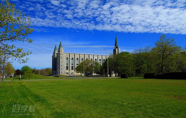 加拿大留学申请服务及热门名牌大学推荐-中山