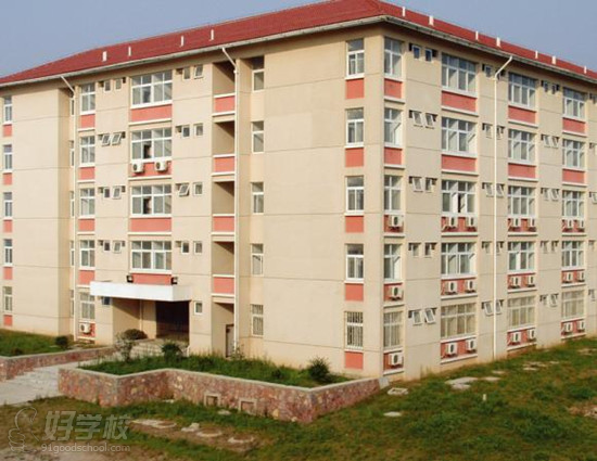 南京医药中专的校园环境以及教学设施怎么样?