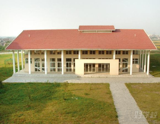 南京医药中专的校园环境以及教学设施怎么样?