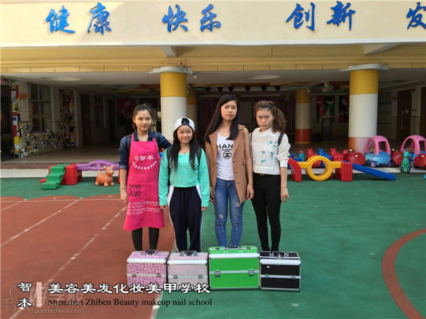 智本学员为光明新区学前教育工作总结会化妆造