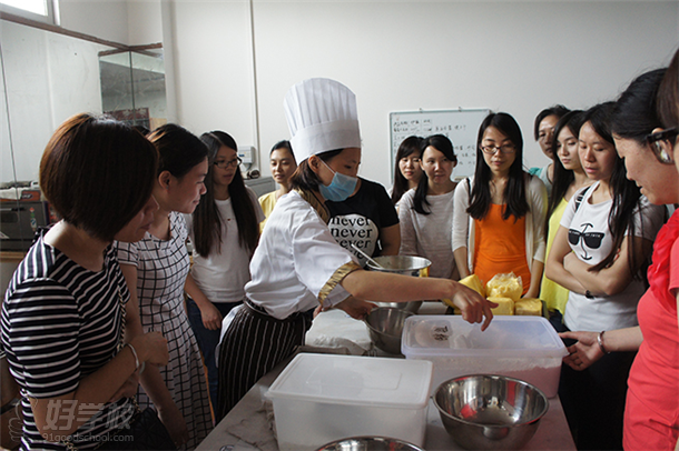 圆梦国际五四青年节活动-广州圆梦国际烘焙-好