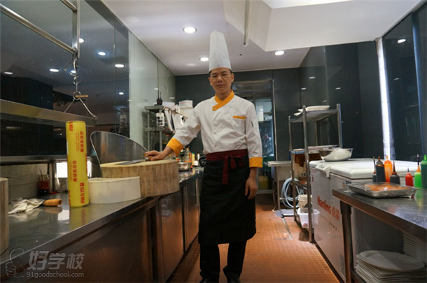 高级烧腊师王家新简介-广州嘉政烧腊培训-好学