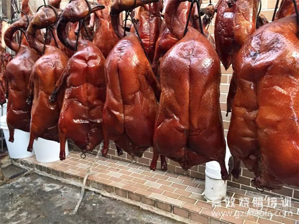 对于广式烧腊里深井烧鹅的由来,你知道多少?-
