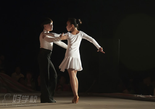 学习拉丁舞对孩子有什么益处?