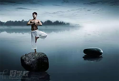 男子练习瑜伽的益处-湖南梵歌瑜伽-好学校