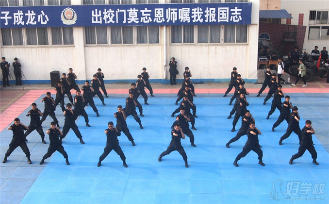 广州《计算机网络应用》对接(交巡警)初中起点