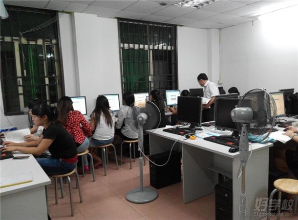 全兴职业学校教学环境-东莞全兴电脑培训中心