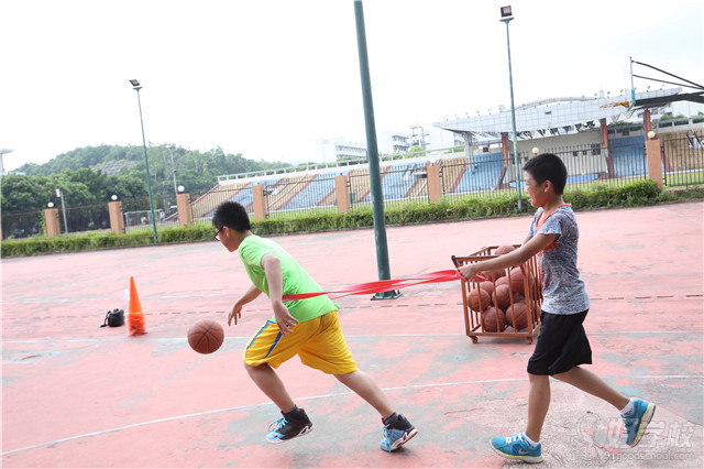 圳阳光少年小科比不是梦-青少年篮球训练营