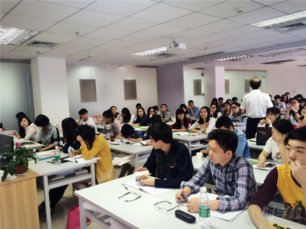 中鹏服装设计与深圳大学自考(大专、本科)考前