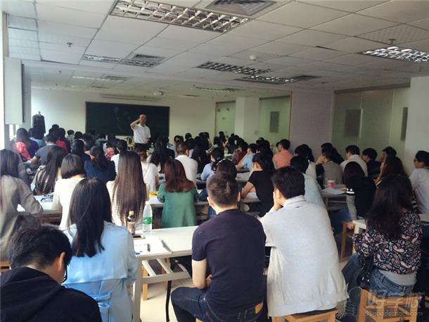 中鹏服装设计与深圳大学自考(大专、本科)考前