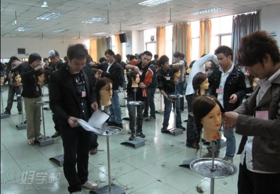 尚艺课堂实录2:美发(组图)