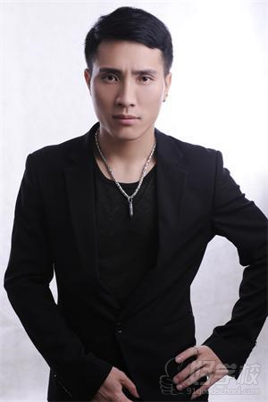 <em>广州发型师</em>标准吹风<em>培训班</em>-广东尚艺职业培训