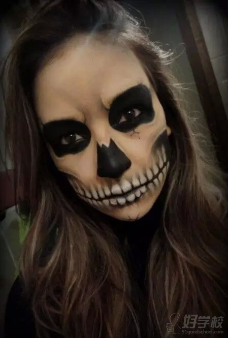 万圣节皇家金孔雀美妆学校与你相约蒲京酒吧-