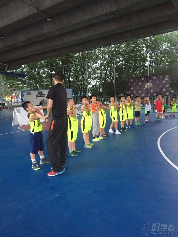 广州篮球训练寒假班-广州篮途特训-【学费,地址