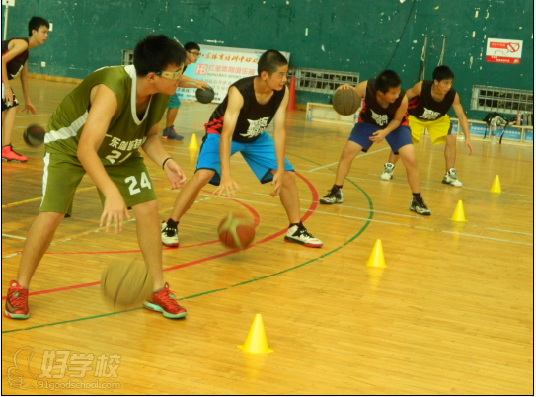 广州篮球训练寒假班-广州篮途特训-【学费,地址