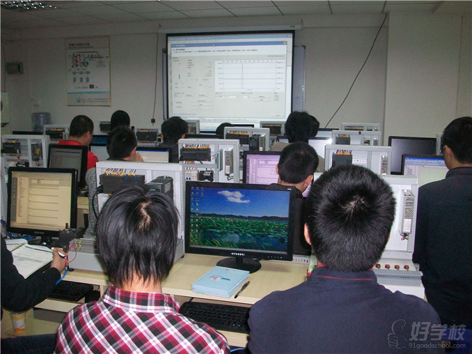 广州三菱Q系列高级培训班-龙丰自动化培训中