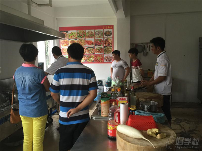 艺高餐饮环境