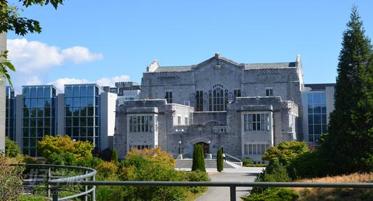 加拿大大学本科直录学校申请+签证服务-广州阿