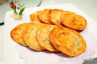 南京香酥葱油饼制作培训班-南京贵港记小吃学