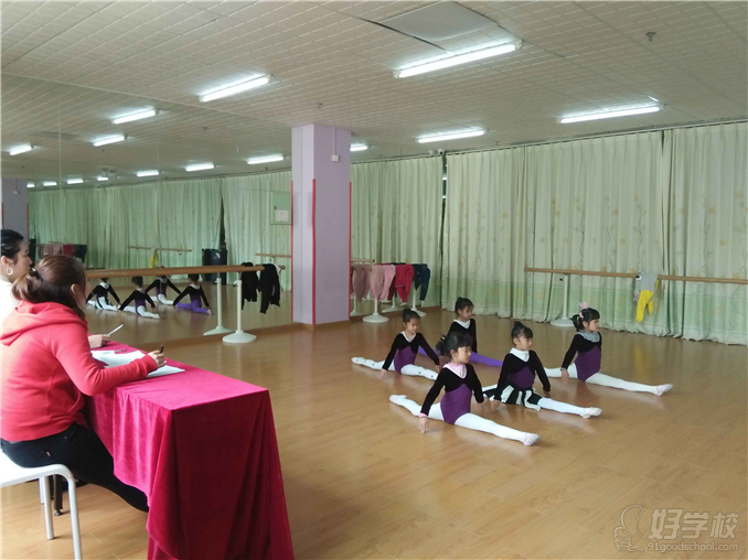 广州少儿中国舞初级班课程-广州花都熙雅艺术