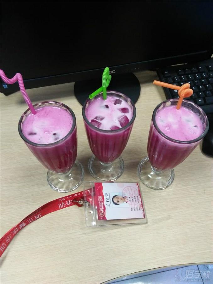 武汉鲜榨果汁饮品培训班-武汉顶正餐饮培训学