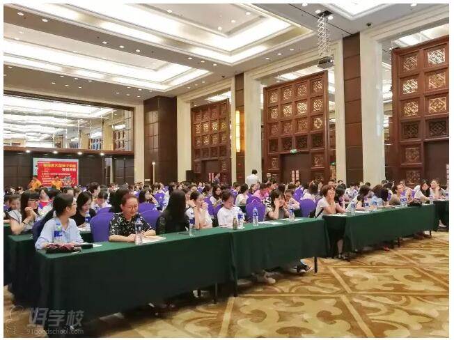 金宝贝小七老师大型线下育儿讲座《情绪管理》