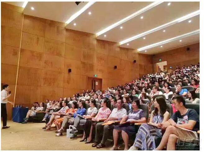 金宝贝小七老师大型线下育儿讲座《情绪管理》