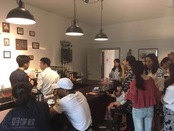 广州斯摩漫咖啡西点学院学校简介-好学校