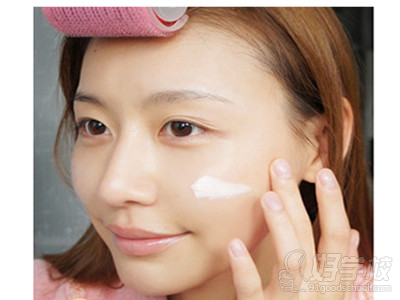 达人指导冬季化妆的正确步骤