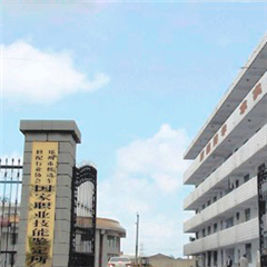 郑州汽车钣金喷漆培训班-河南凌云汽修学校-【