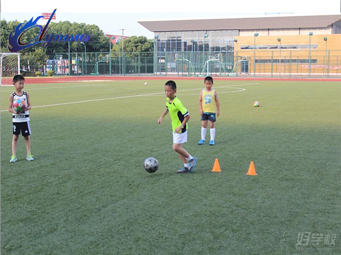 上海足球夏令营-上海奥林修斯夏令营-【学费,地
