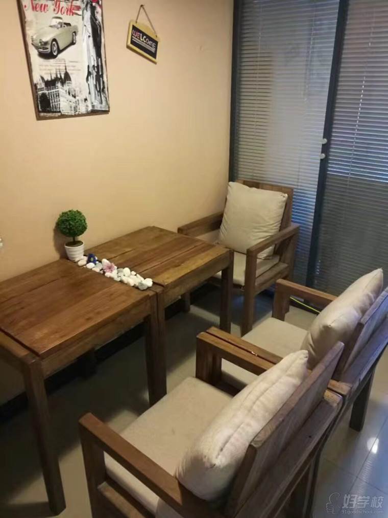 郑州西班牙语口语培训课程-郑州弗雷德假日外