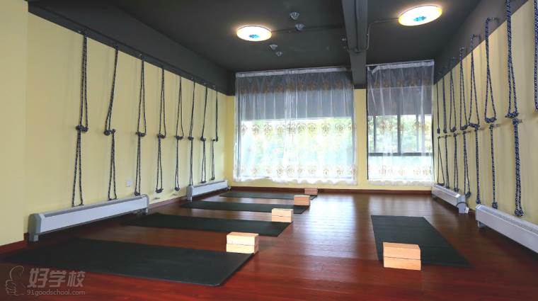 深圳空中瑜伽导师培训班-深圳昧境瑜伽馆-【学