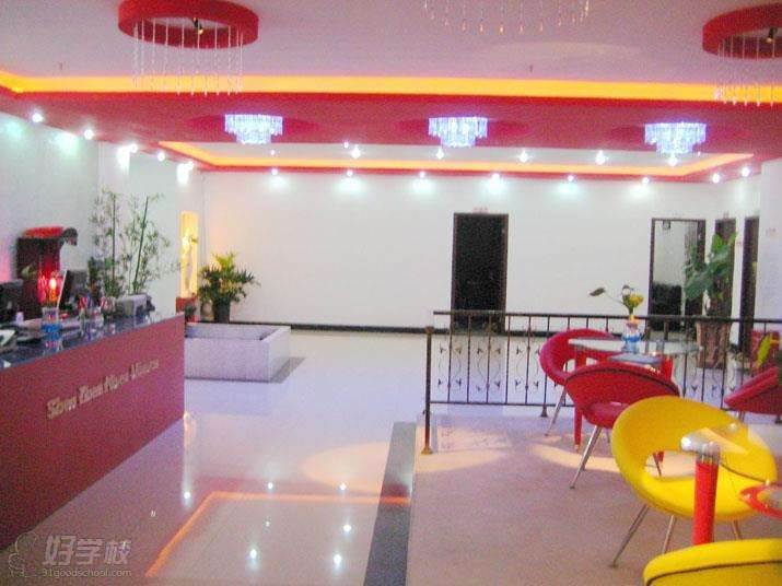 深圳零基础初级美发师培训班-深圳妮薇雅美容