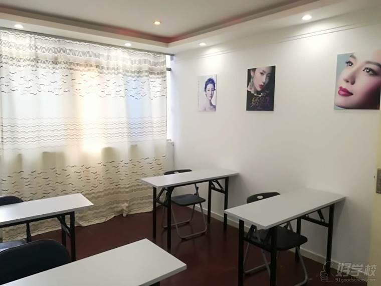 重庆化妆师特训课程-重庆天凌美妆培训学校-【