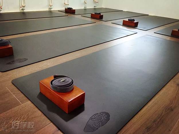 无锡瑜伽教练培训班-无锡缘舍瑜伽培训中心-【