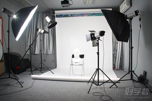 上海羽翼摄影培训师资力量-上海羽翼国际艺术