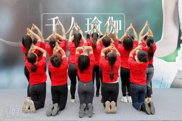 佛山国家瑜伽师培训课程-佛山冉悦瑜伽商学院