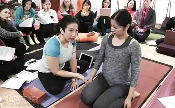 长沙孕产瑜伽教练中级培训课程