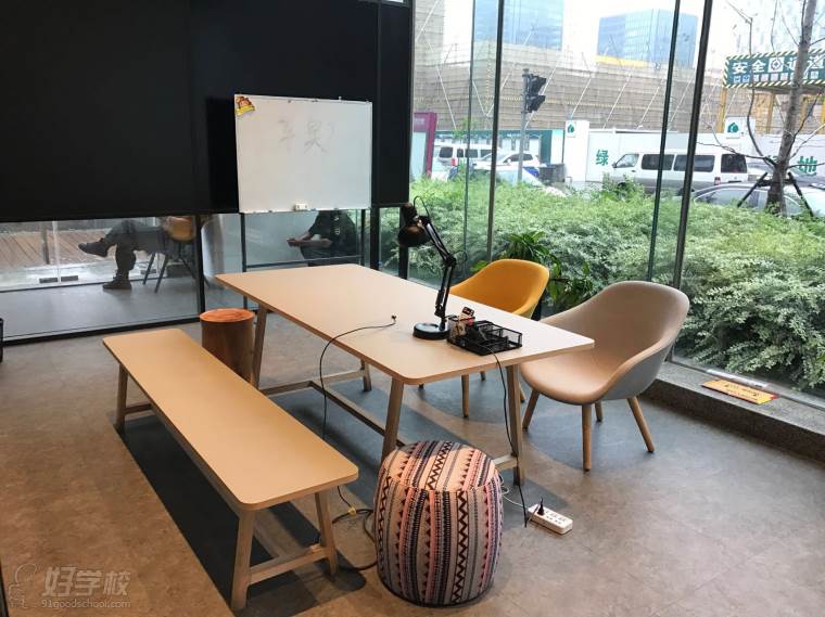 上海新加坡本科出国留学申请-上海指臻PoInte